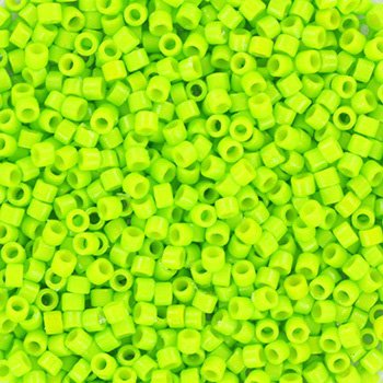 Delica11_2121 Miyuki Delica`s 11/0 - DB2121 Kiwi Teñido Opaco Duracoat