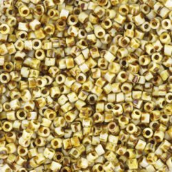 Miyuki Delica`s 11/0 - DB2262 Picasso Amarillo Opaco